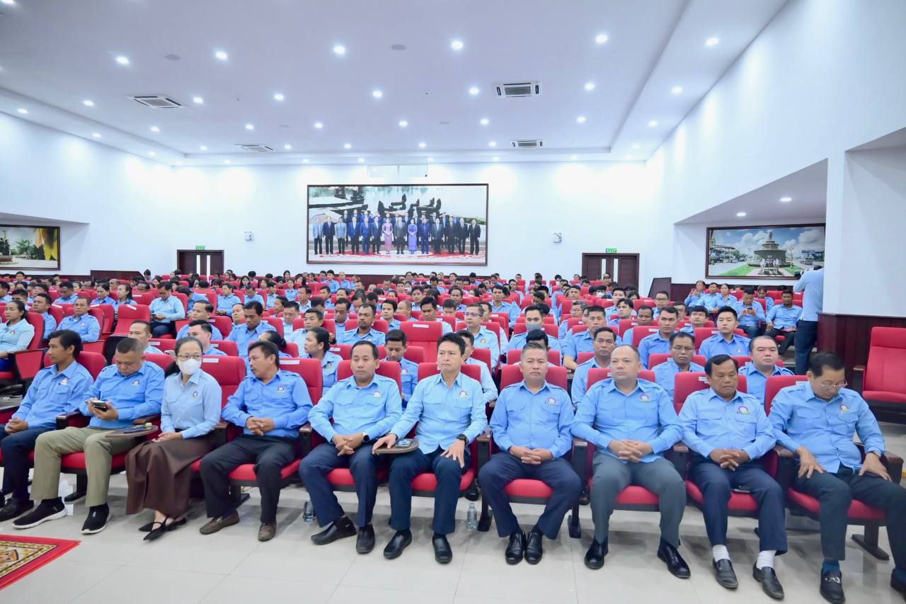 លោក ហ៊ុន ម៉ានី ប្រកាសសមាសភាពគណៈកម្មាធិការ ស.ស.យ.ក. ខេត្តកំពង់ស្ពឺ ចំនួន ២១៦ នាក់