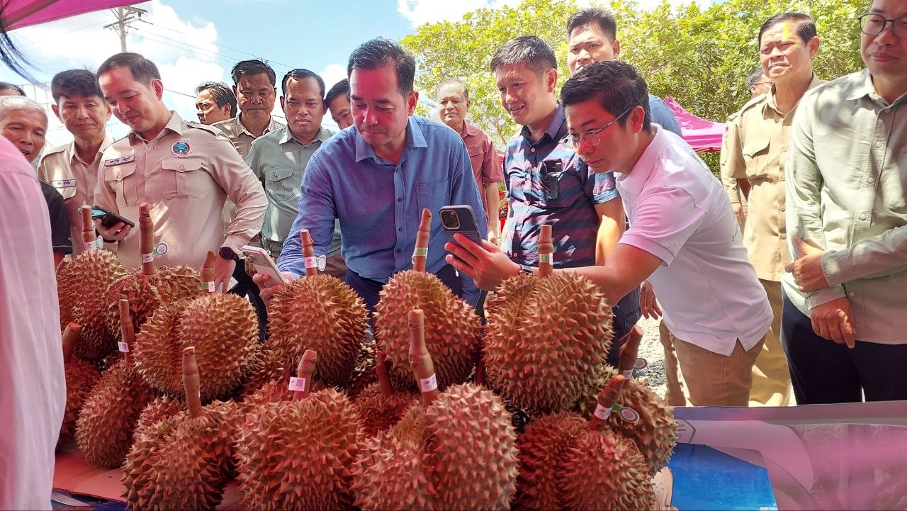 អភិបាលខេត្តកំពង់ចាម ណែនាំឲ្យសហគមន៍ទុរេនបែកអន្លង់ ពង្រឹងការរក្សានូវគុណតម្លៃ និងគុណភាព ផលិតផលនៅក្នុងស្រុក