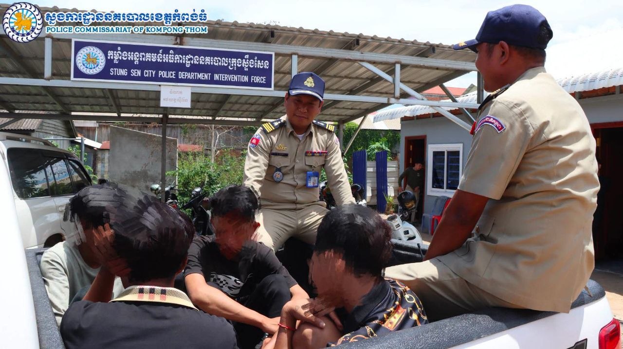 បង្ក្រាបបានហើយ ករណី ក្មេងទំនើង គប់កញ្ចក់រថយន្ត នៅផ្លូវវាងក្រុងកំពង់ធំ នាពេលថ្មីៗ នេះ