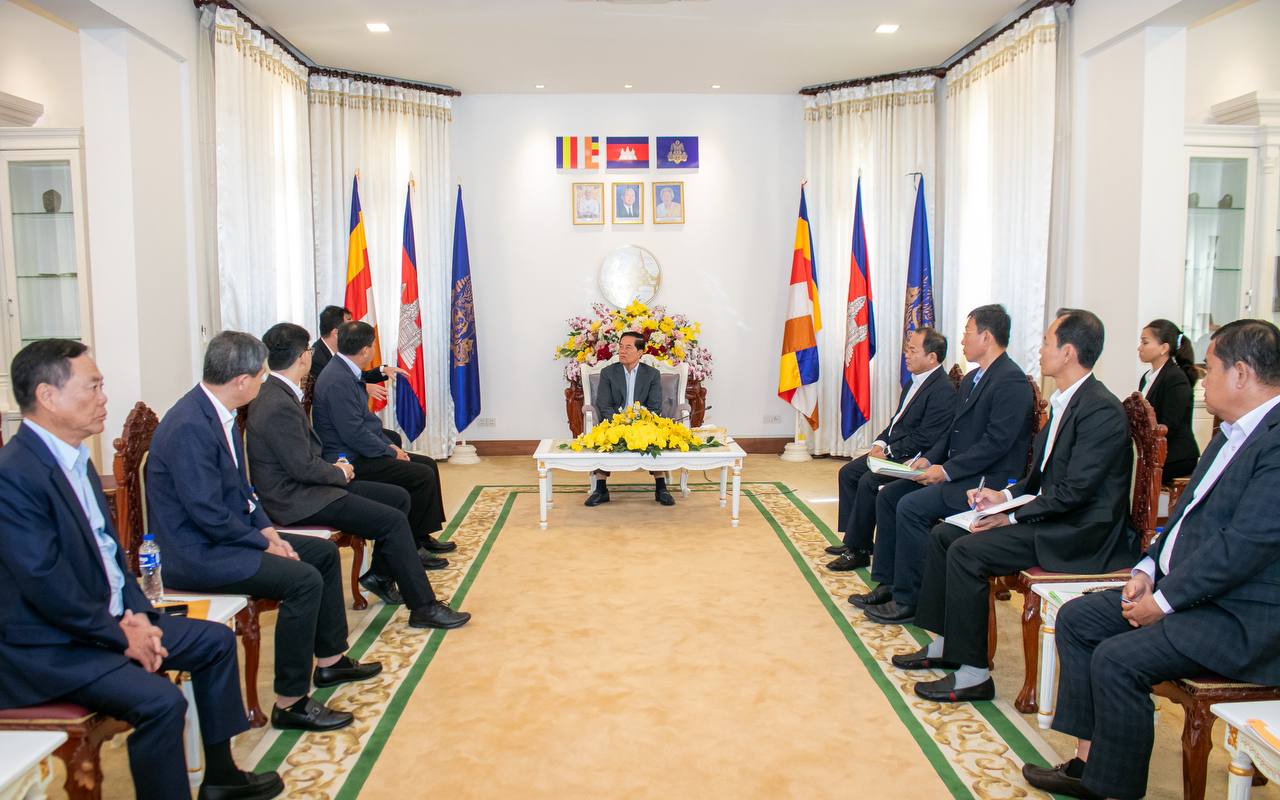 ក្រុមហ៊ុនចិន ចង់សិក្សាលទ្ធភាព លើគម្រោងអភិវឌ្ឍប្រព័ន្ធដឹកជញ្ជូន តាមរថភ្លើងអាកាស នៅភ្នំពេញ