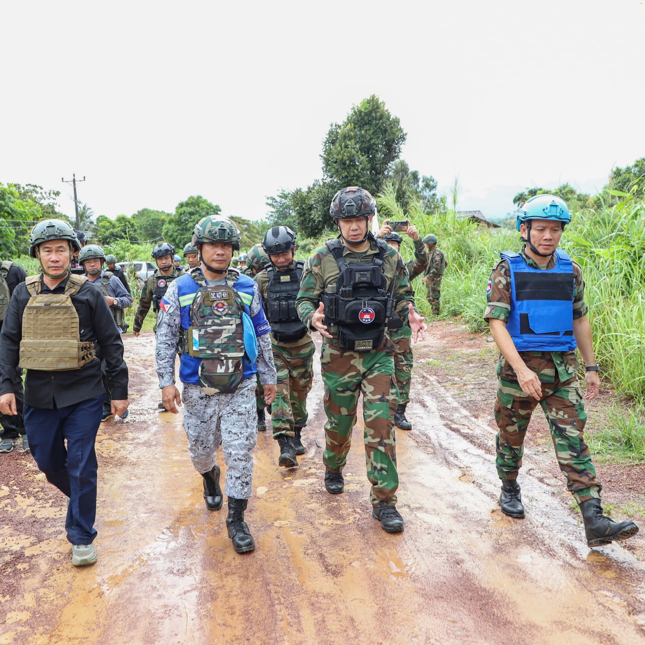 ក្រុមអ្នកសង្កេតការណ៍អាស៊ាន (AOT) ចុះសង្កេតការណ៍ ផ្ទៀងផ្ទាត់ និងរាយការណ៍អំពី ស្ថានភាពព្រំដែន នៅតំបន់ច១ ក្នុងឃុំថ្មដា