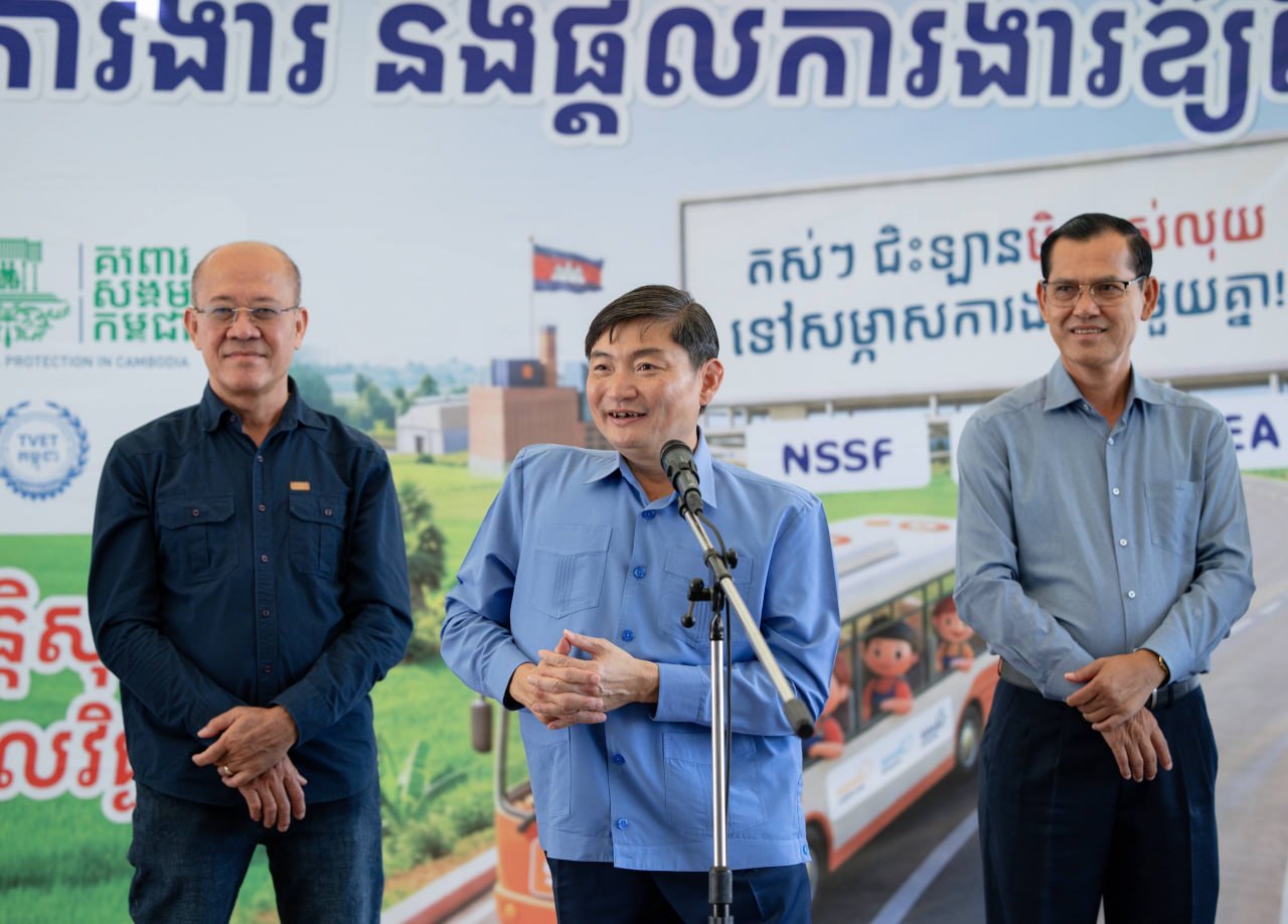 ក្រសួងការងារ៖ ខេត្តស្វាយរៀងមានឱកាសការងារជិត ៦ពាន់កន្លែងកំពុងរង់ចាំអតីតពលករត្រឡប់មកពីថៃ និងអ្នកកំពុងស្វែងរកការងារធ្វើ