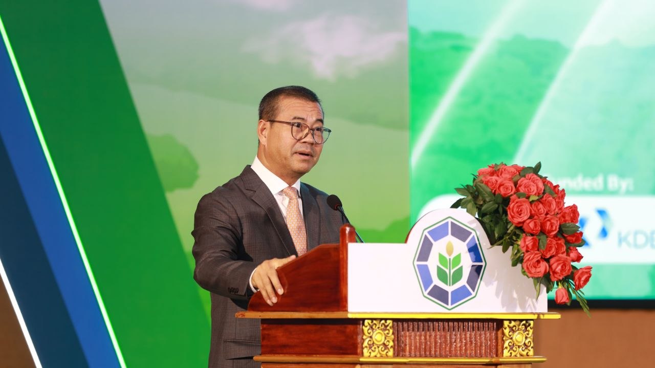អគ្គនាយក ARDB អញ្ជើញថ្លែងសុន្ទរកថាបិទ «ពិធីសម្ពោធដាក់ឱ្យអនុវត្តជាផ្លូវការ នូវកម្មវិធីហិរញ្ញប្បទានអាកាសធាតុនៅកម្ពុជា»