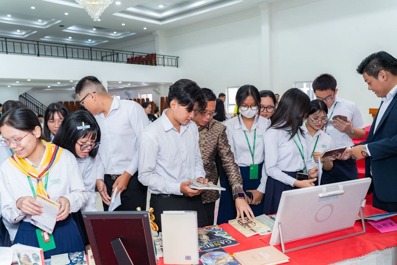 «ដំណើរផ្លូវសូត្រ​ បុរាណរបស់ប្រទេសចិន៖ ស្ពានតភ្ជាប់អរិយធម៌បូព៌ា និងបស្ចិមប្រទេស»