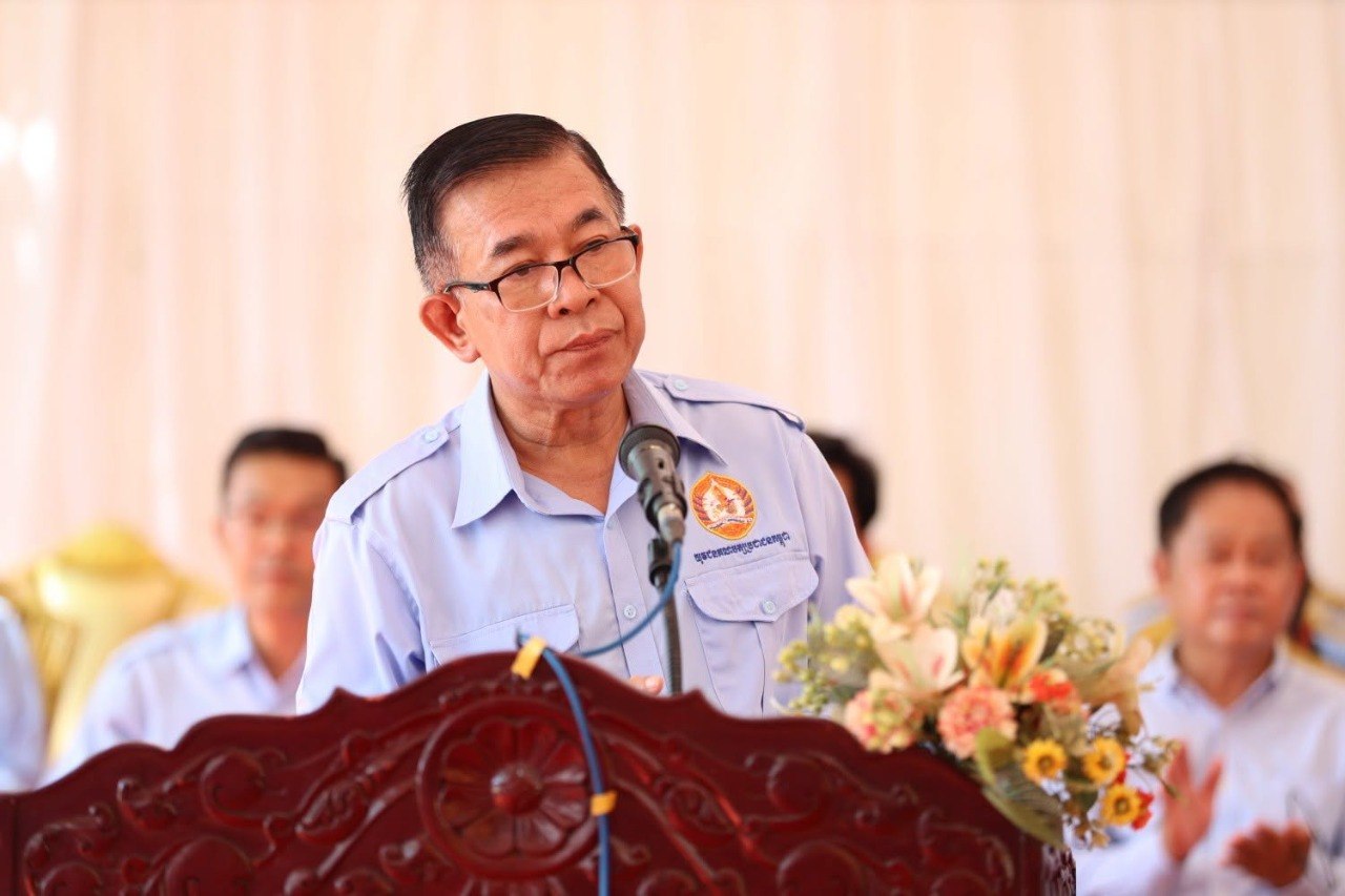 ក្រុមការងារ គណបក្សចុះមូលដ្ឋាន ស្រុកខ្សាច់កណ្តាល ស្នើយុវជន ឃុំពុកឫស្សី ប្រកាន់ខ្ជាប់គោលការណ៍របស់គណបក្ស និងពង្រឹងឯកភាពផ្ទៃក្នុង